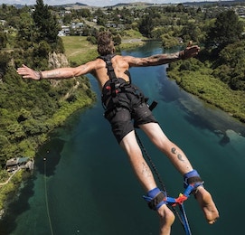 taupo bungy jumping buck