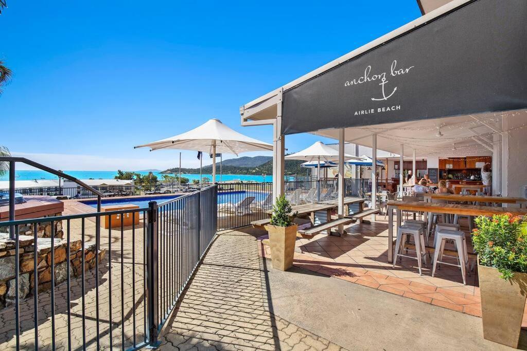 Airlie Beach bar anchor